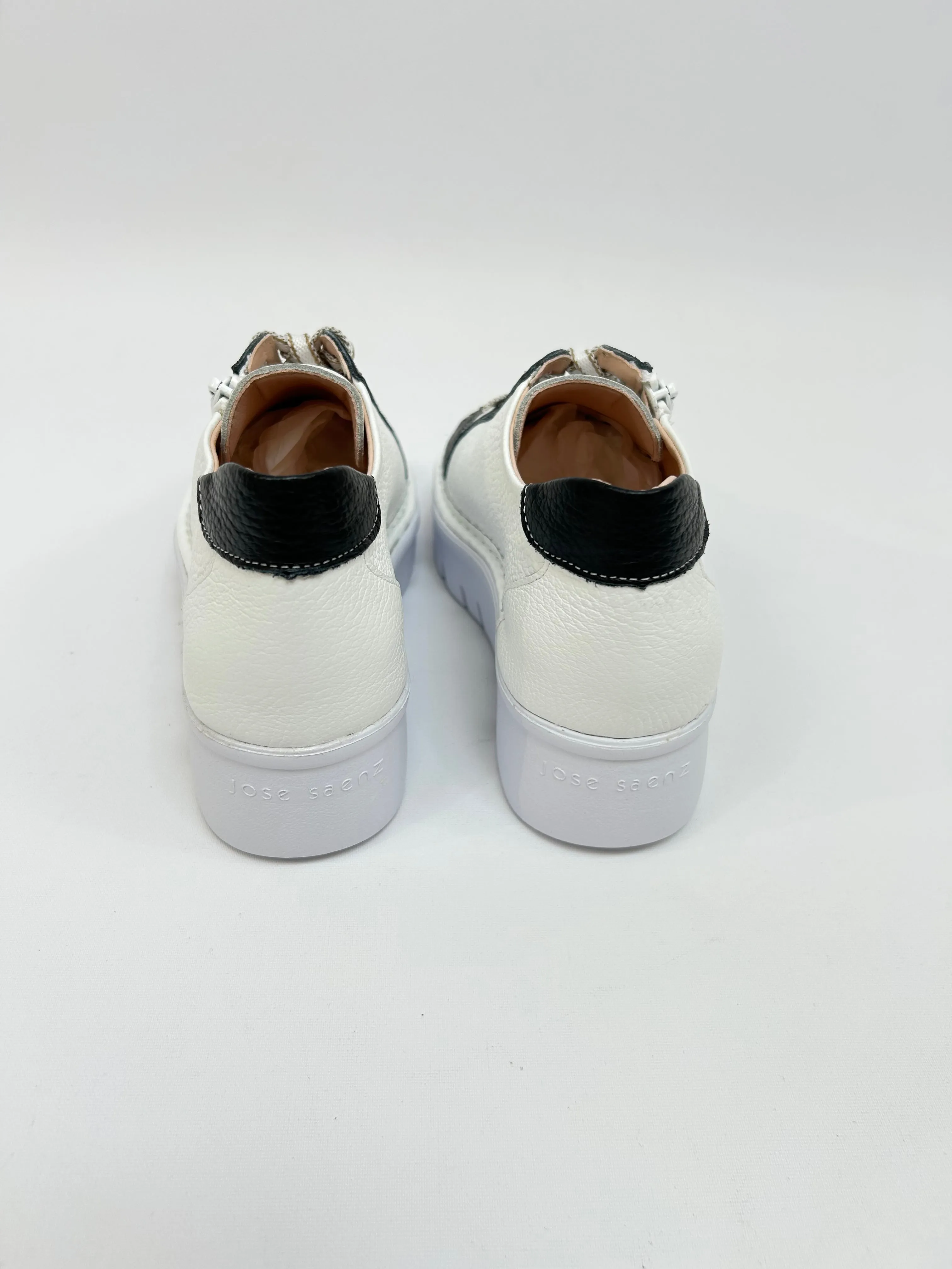 JOSE SAENZ White & Black Trainer