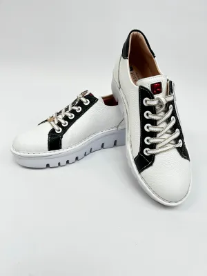 JOSE SAENZ White & Black Trainer