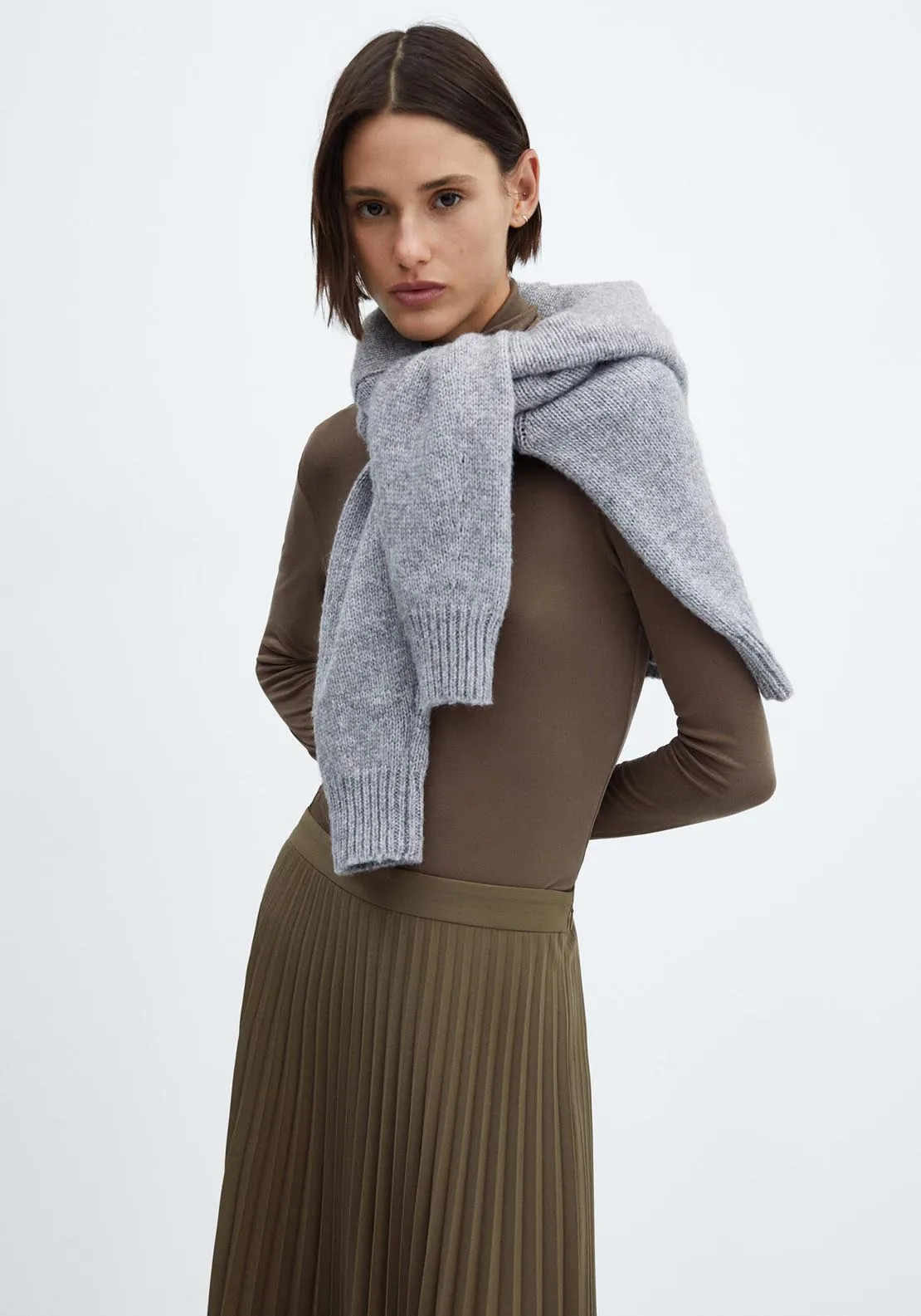 Pleated long skirt