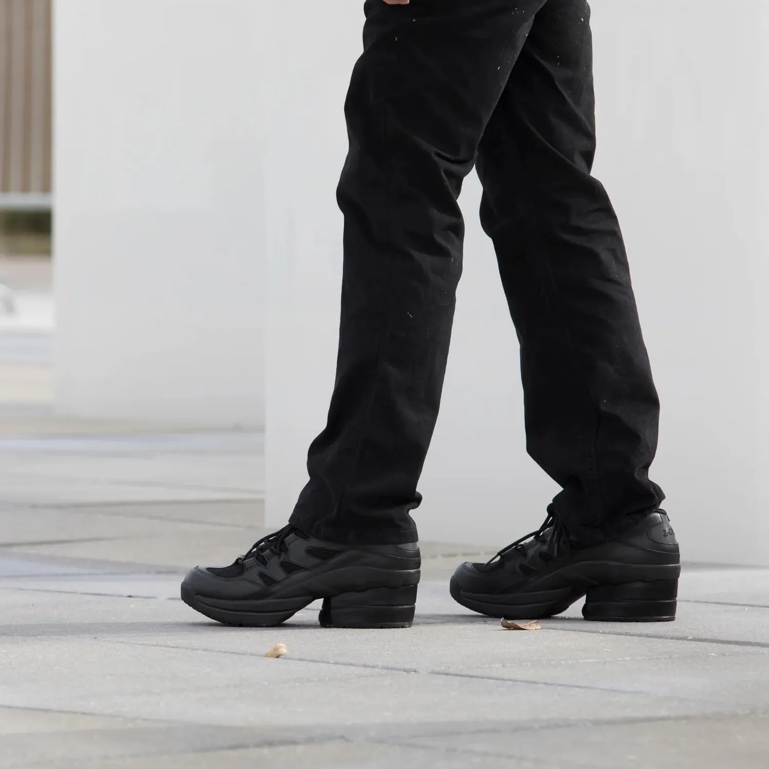 Z-CoiL Men's Freedom Pain-Relief Footwear, Enclosed Coil